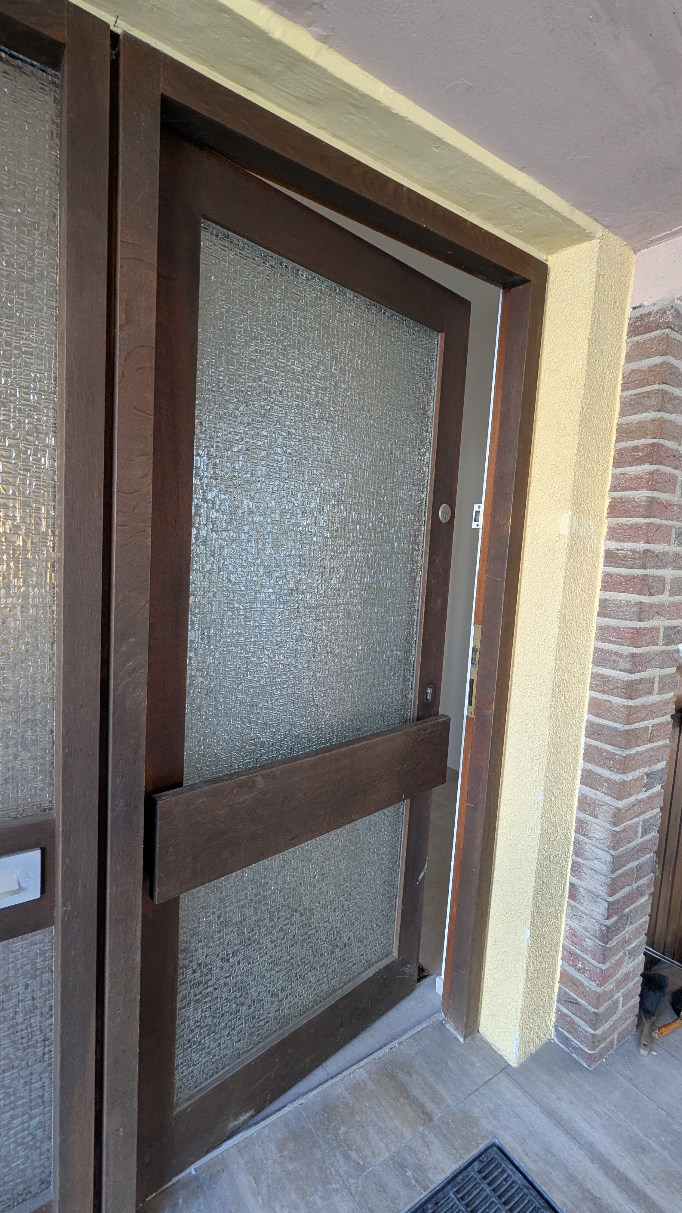 Ground Floor Entrance Door closed